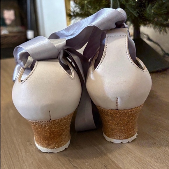 Papillio by Birkenstock Beige Sandals w/ Purple Ribbon 39 or 8.5 US - Picture 3 of 5